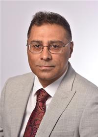 Profile image for Councillor Mumtaz Hussain